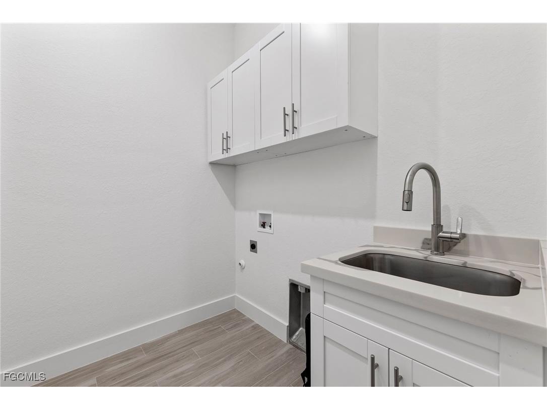 1728 Kismet Parkway W Cape Coral FL 33993 2025013673 image13