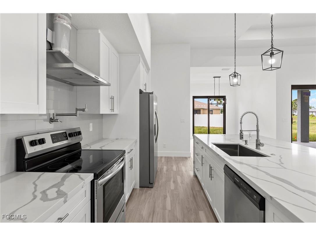 1728 Kismet Parkway W Cape Coral FL 33993 2025013673 image8