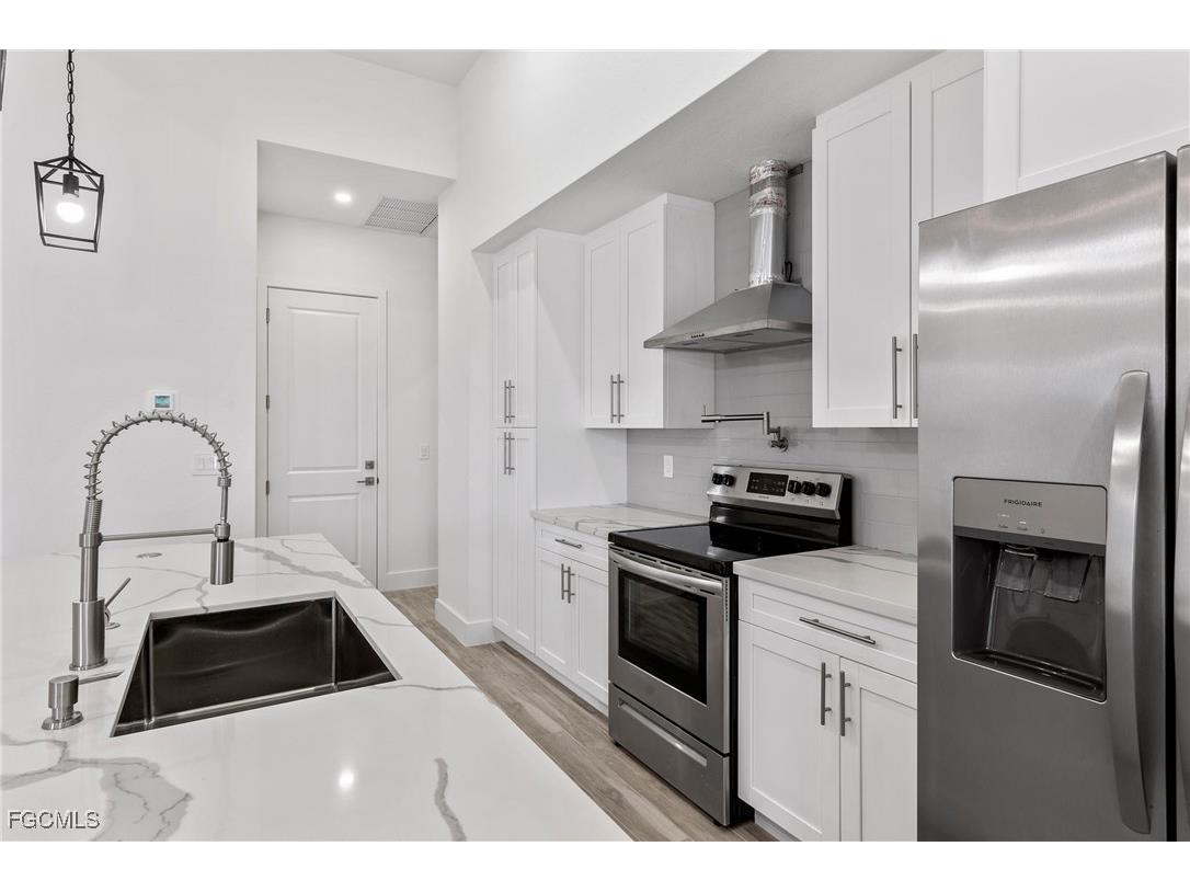 1728 Kismet Parkway W Cape Coral FL 33993 2025013673 image9