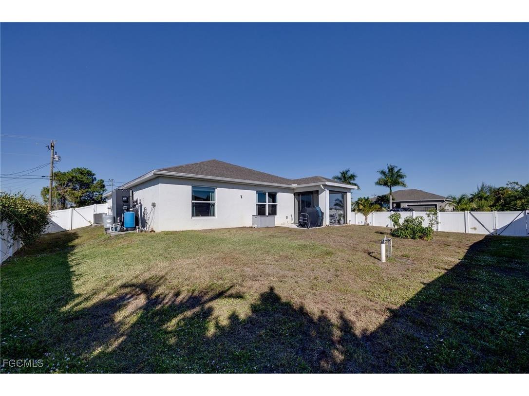 1728 S Gator Circle Cape Coral FL 33909 2025020832 image18