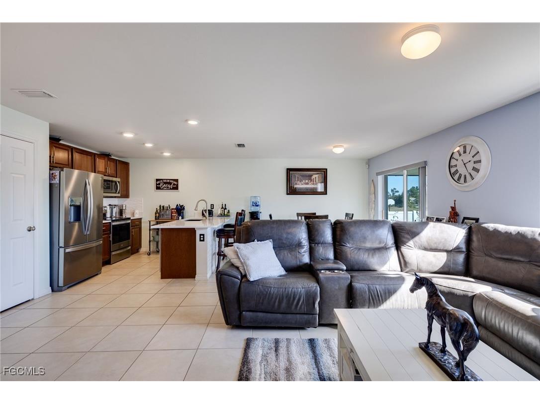 1728 S Gator Circle Cape Coral FL 33909 2025020832 image2