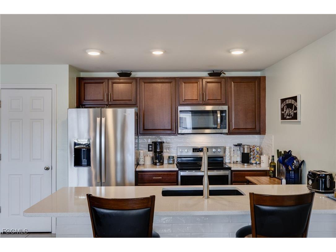 1728 S Gator Circle Cape Coral FL 33909 2025020832 image3