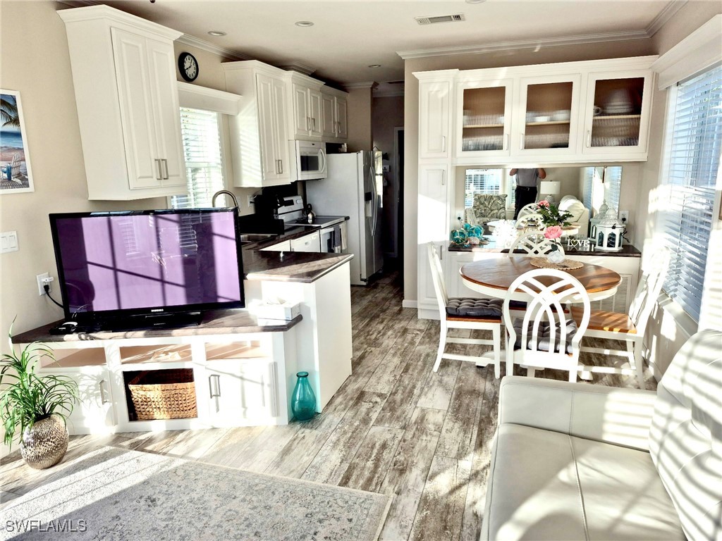 173 Redwood Lane #8 Naples FL 34114 225084958 image8