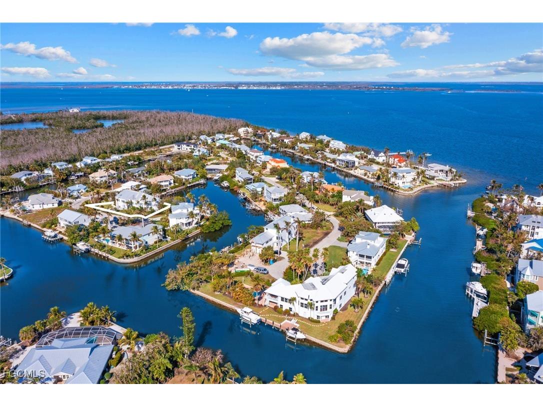 1730 Jewel Box Drive Sanibel FL 33957 2025017150 image2