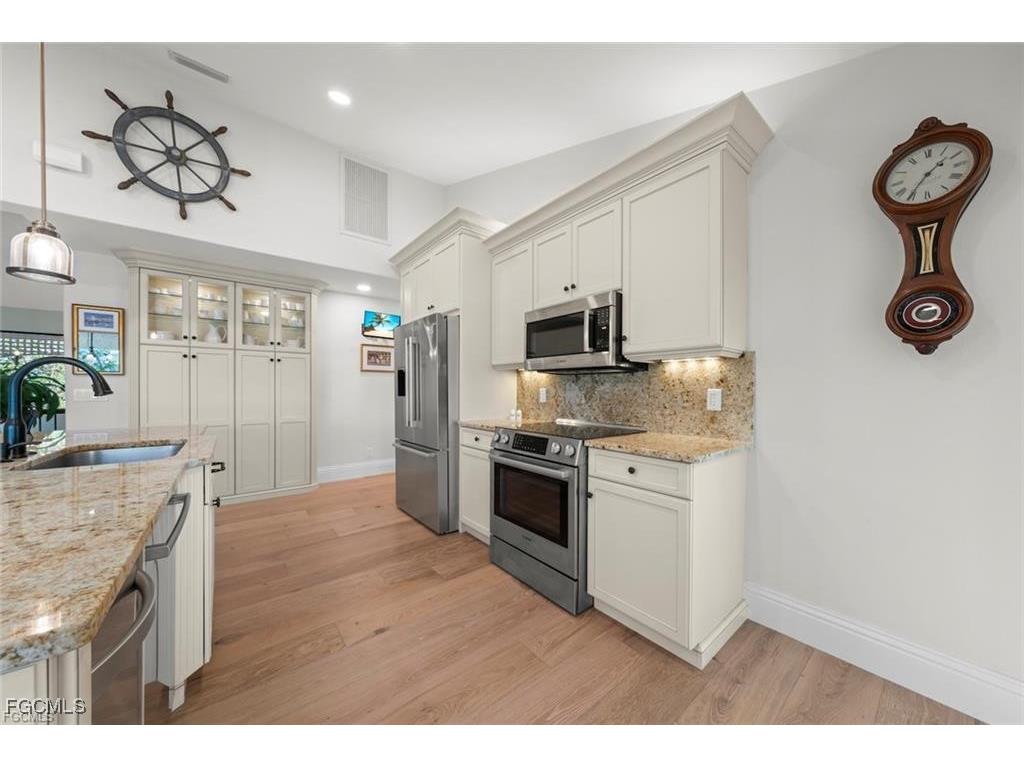 1731 Venus Drive Sanibel FL 33957 2025016859 image11