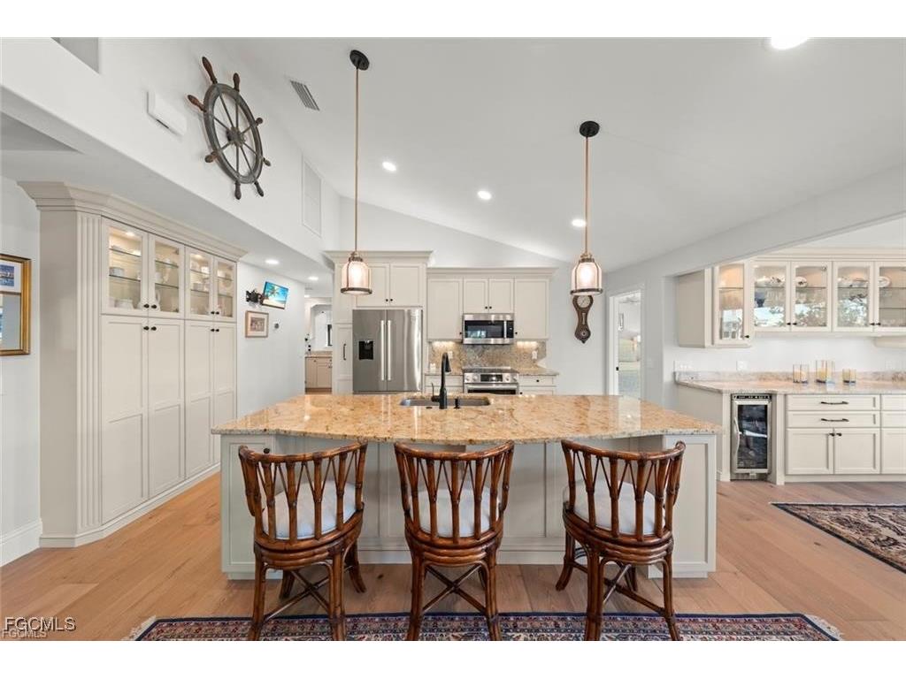 1731 Venus Drive Sanibel FL 33957 2025016859 image8