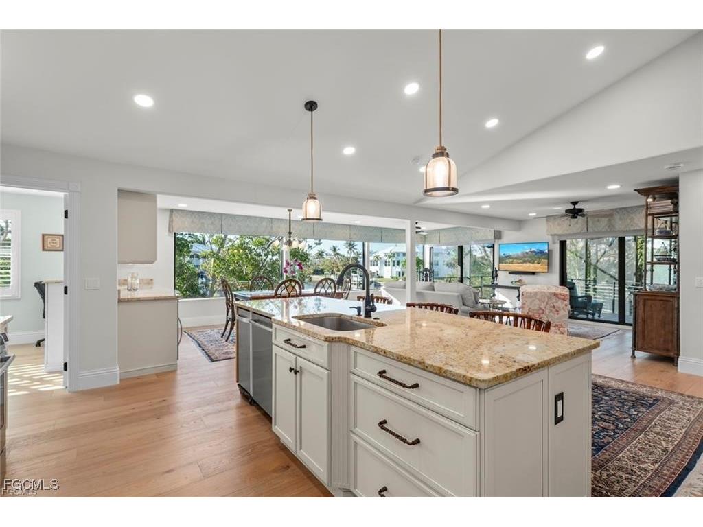 1731 Venus Drive Sanibel FL 33957 2025016859 image9