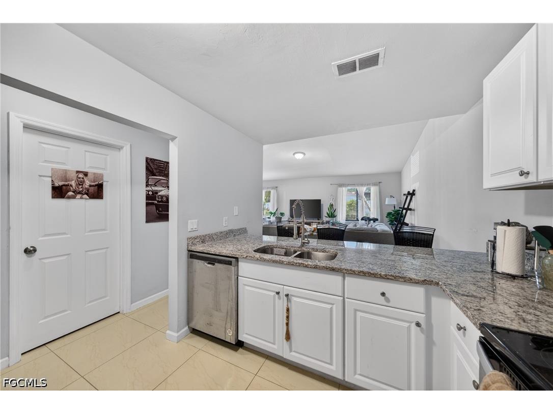 17318 Timber Oak Lane Fort Myers FL 33908 2026020756 image11