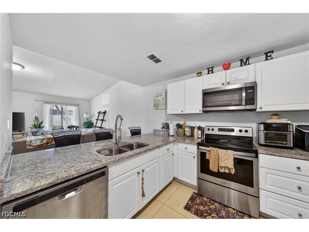 17318 Timber Oak Lane Fort Myers FL 33908 2026020756 image9