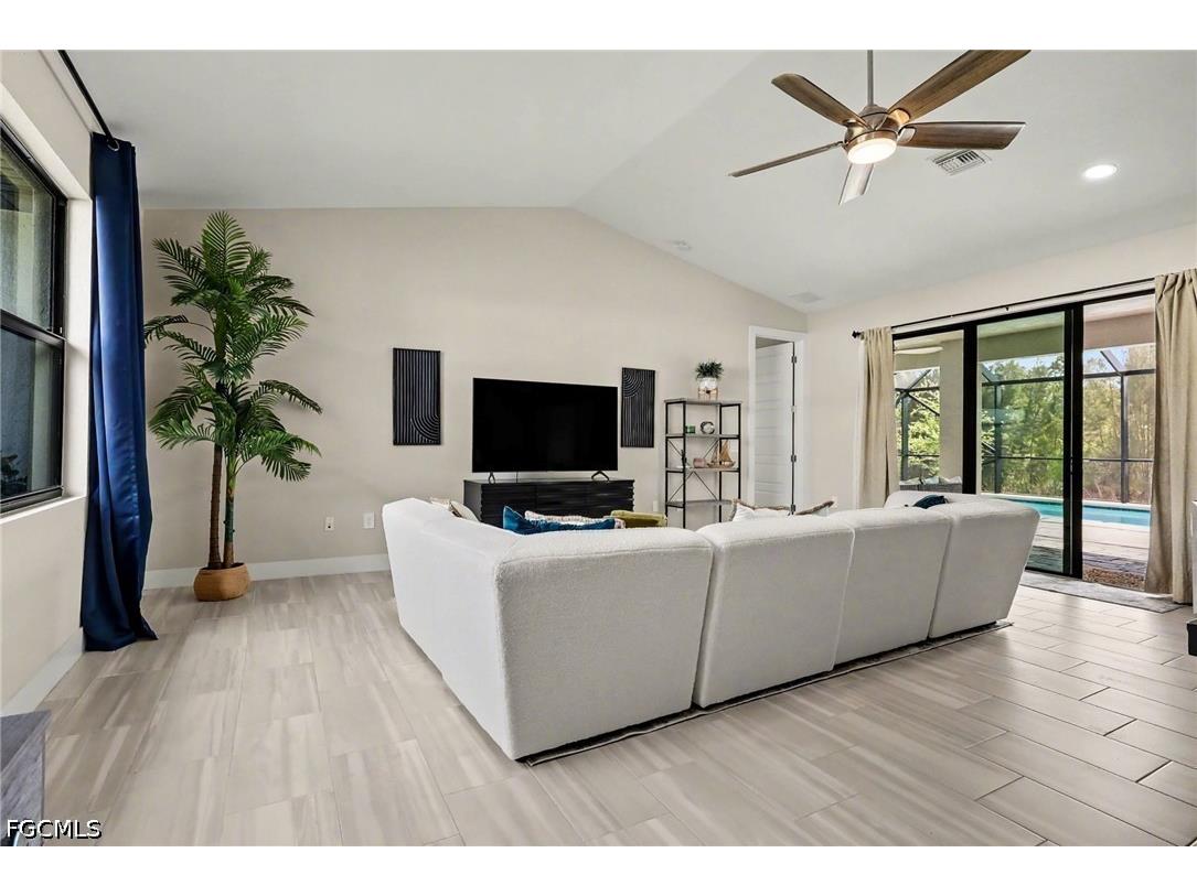 1732 SW 17th Avenue Cape Coral FL 33991 2026018366 image4