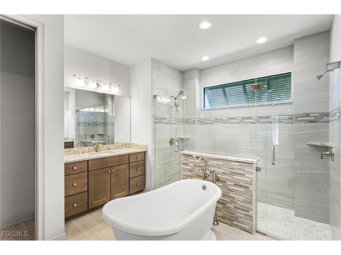 1732 SW 51st Street Cape Coral FL 33914 2025012711 image18