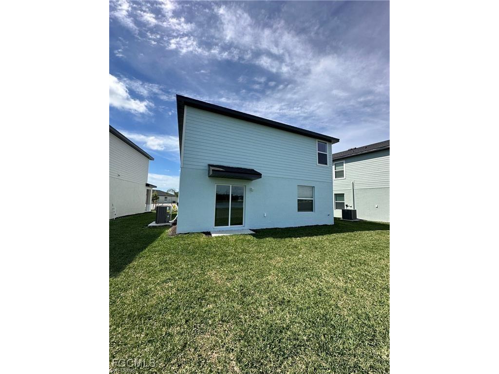 17323 Monte Isola Way North Fort Myers FL 33917 2025015419 image17