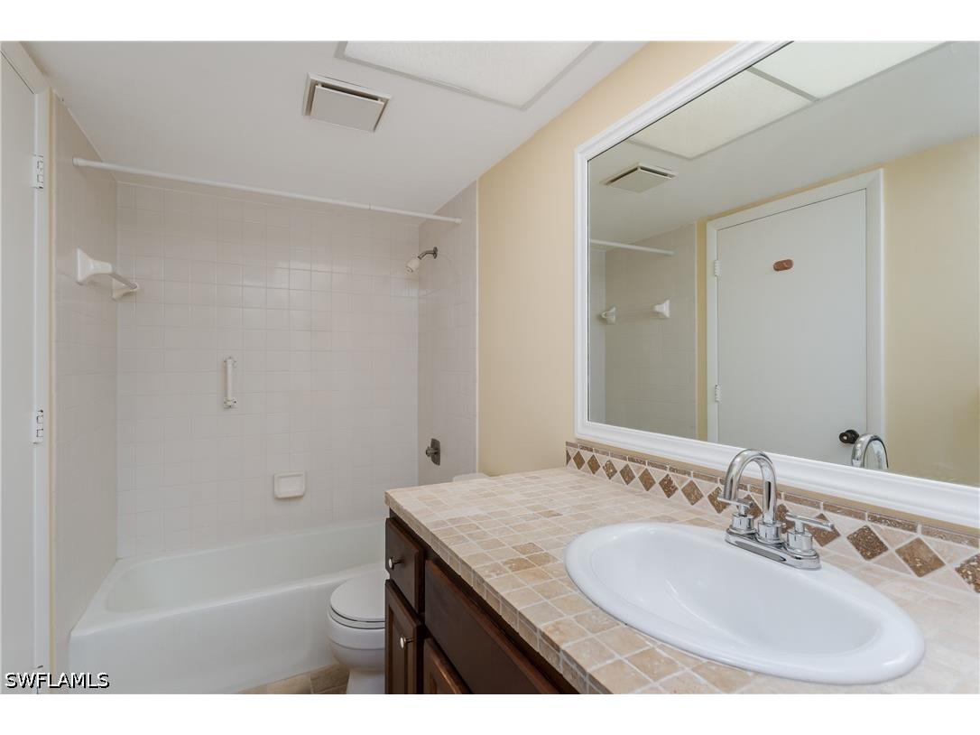 1733 Courtyard Way #B103 Naples FL 34112 226025312 image20