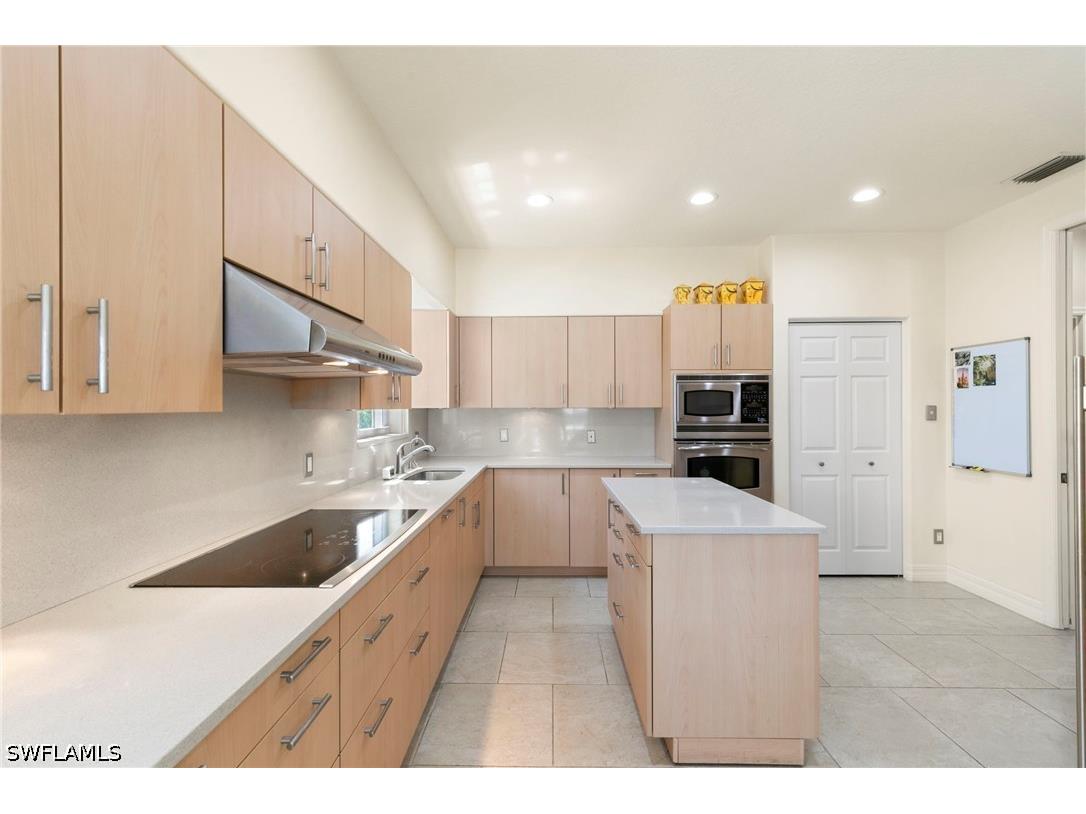 1733 Gulfstar Drive S #302 Naples FL 34112 226018034 image17