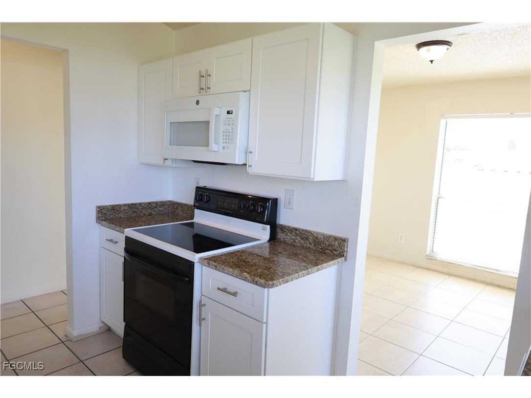 1733 NE 7th Place Cape Coral FL 33909 2025012132 image10