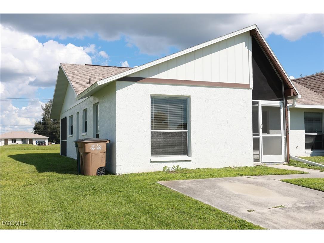 1733 NE 7th Place Cape Coral FL 33909 2025012132 image2