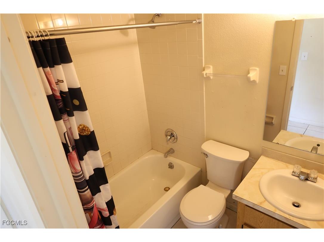 1733 NE 7th Place Cape Coral FL 33909 2025012132 image24