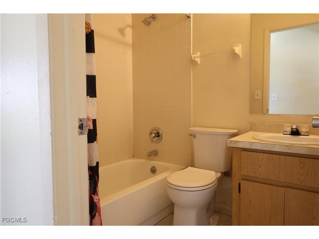 1733 NE 7th Place Cape Coral FL 33909 2025012132 image25