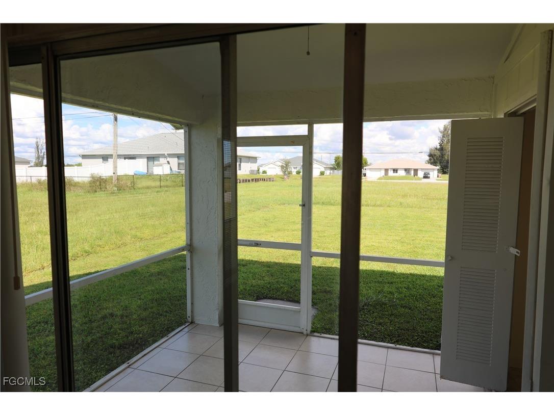 1733 NE 7th Place Cape Coral FL 33909 2025012132 image26
