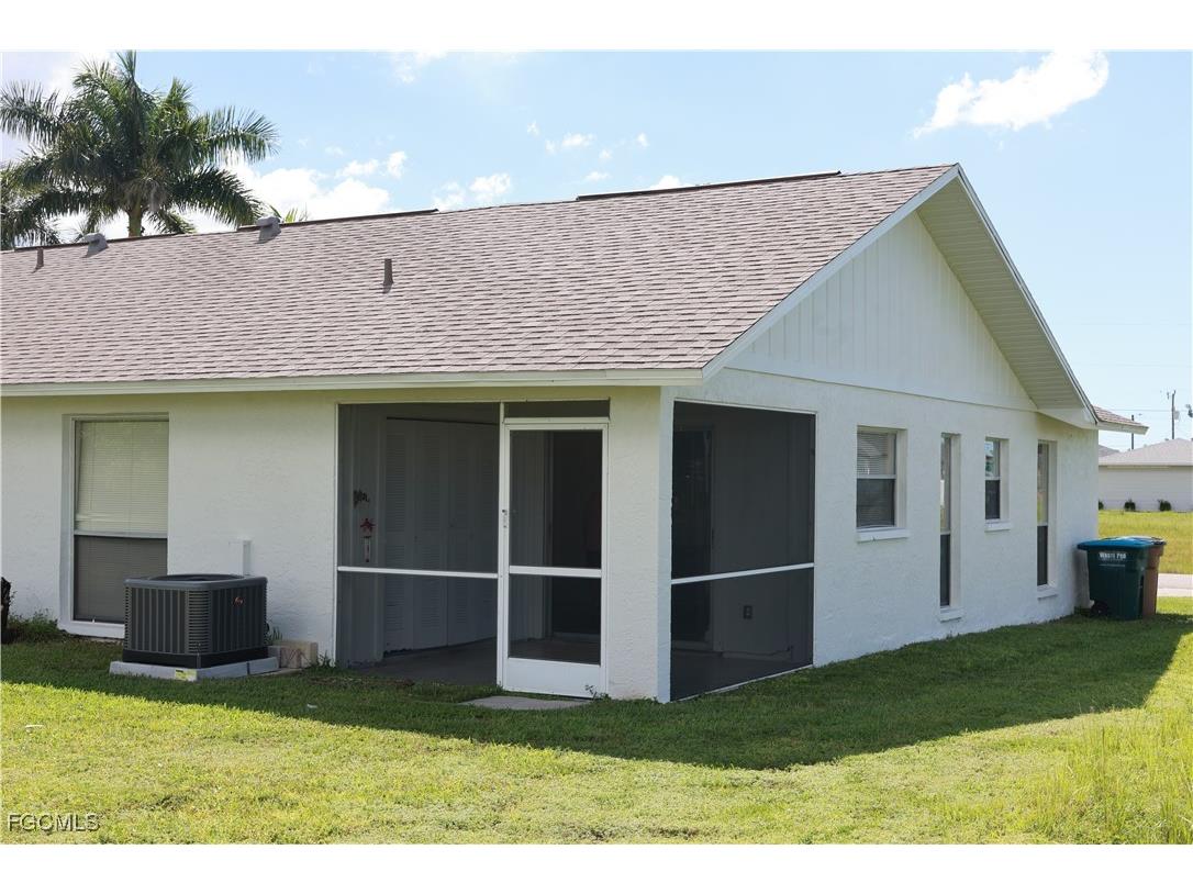 1733 NE 7th Place Cape Coral FL 33909 2025012132 image4