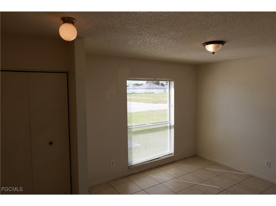 1733 NE 7th Place Cape Coral FL 33909 2025012132 image8