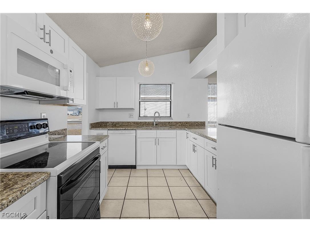 1733 NE 7th Place Cape Coral FL 33909 2026013882 image15