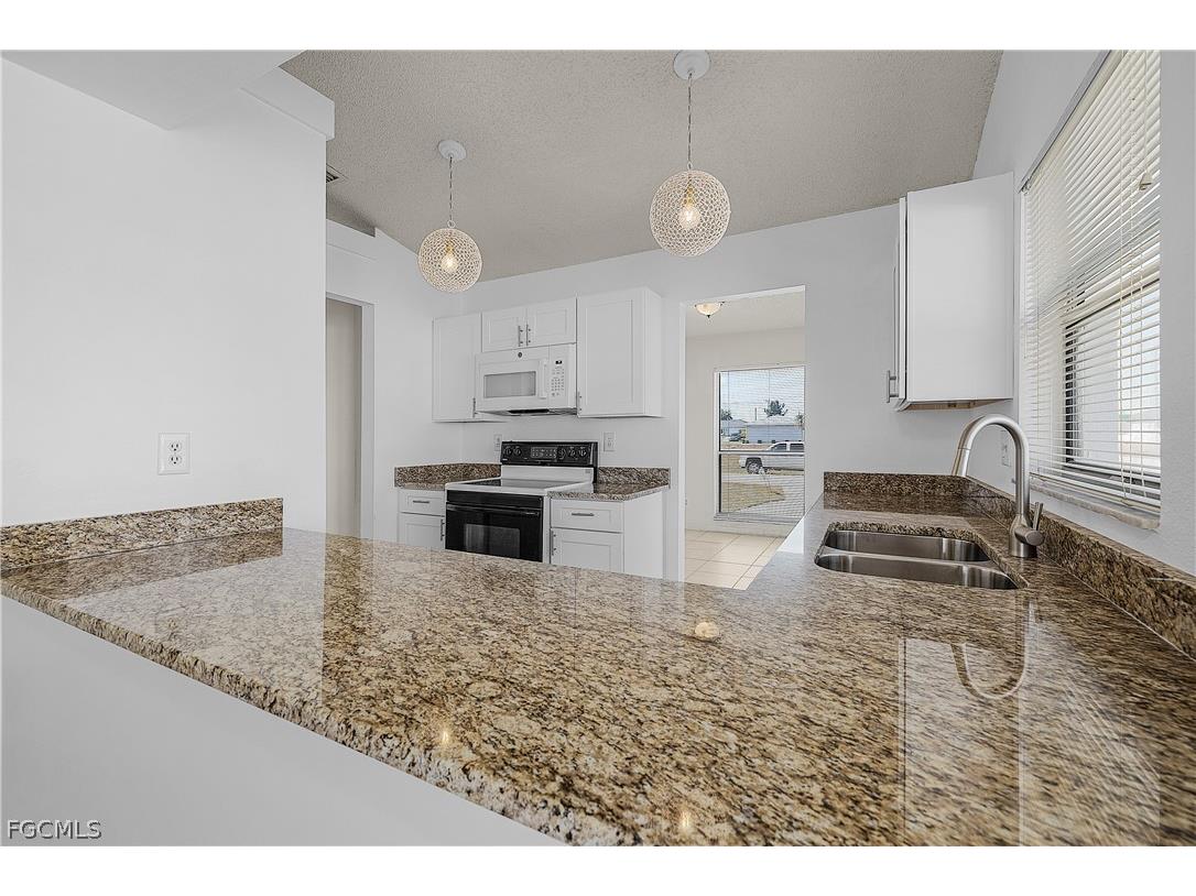 1733 NE 7th Place Cape Coral FL 33909 2026013882 image17