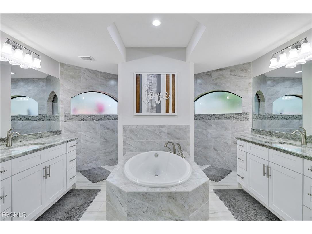 1733 SW 29th Terrace Cape Coral FL 33914 2025003940 image24