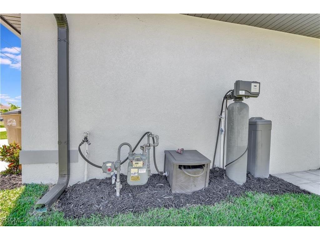 1733 SW 29th Terrace Cape Coral FL 33914 2026001826 image39