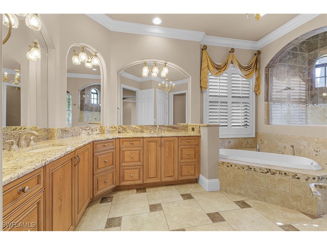 1733 Supreme Court Naples FL 34110 226000390 image10