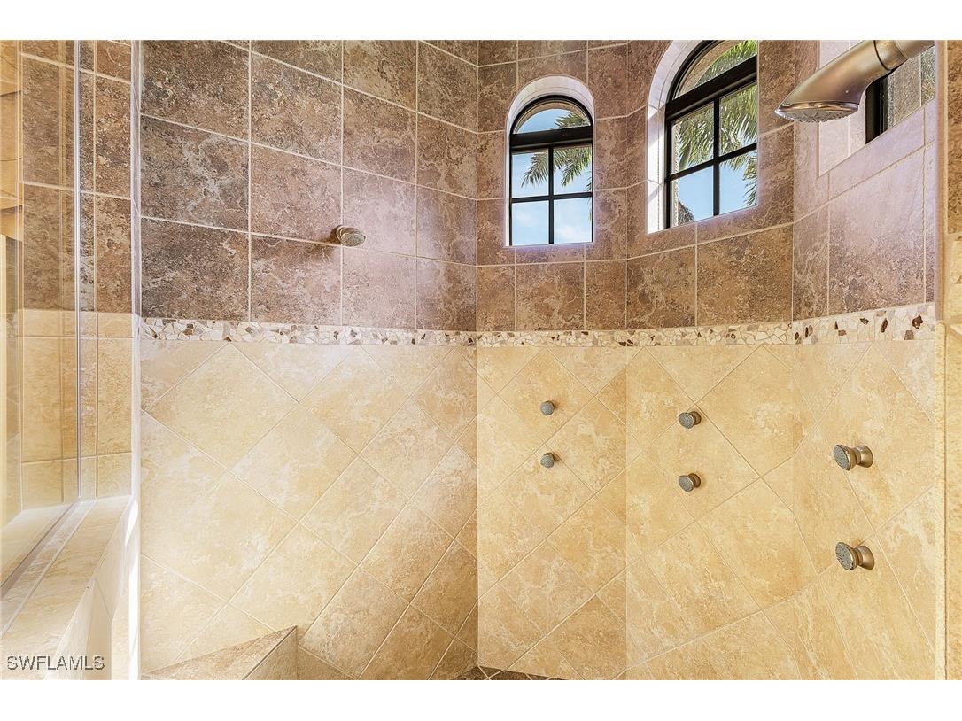 1733 Supreme Court Naples FL 34110 226000390 image11