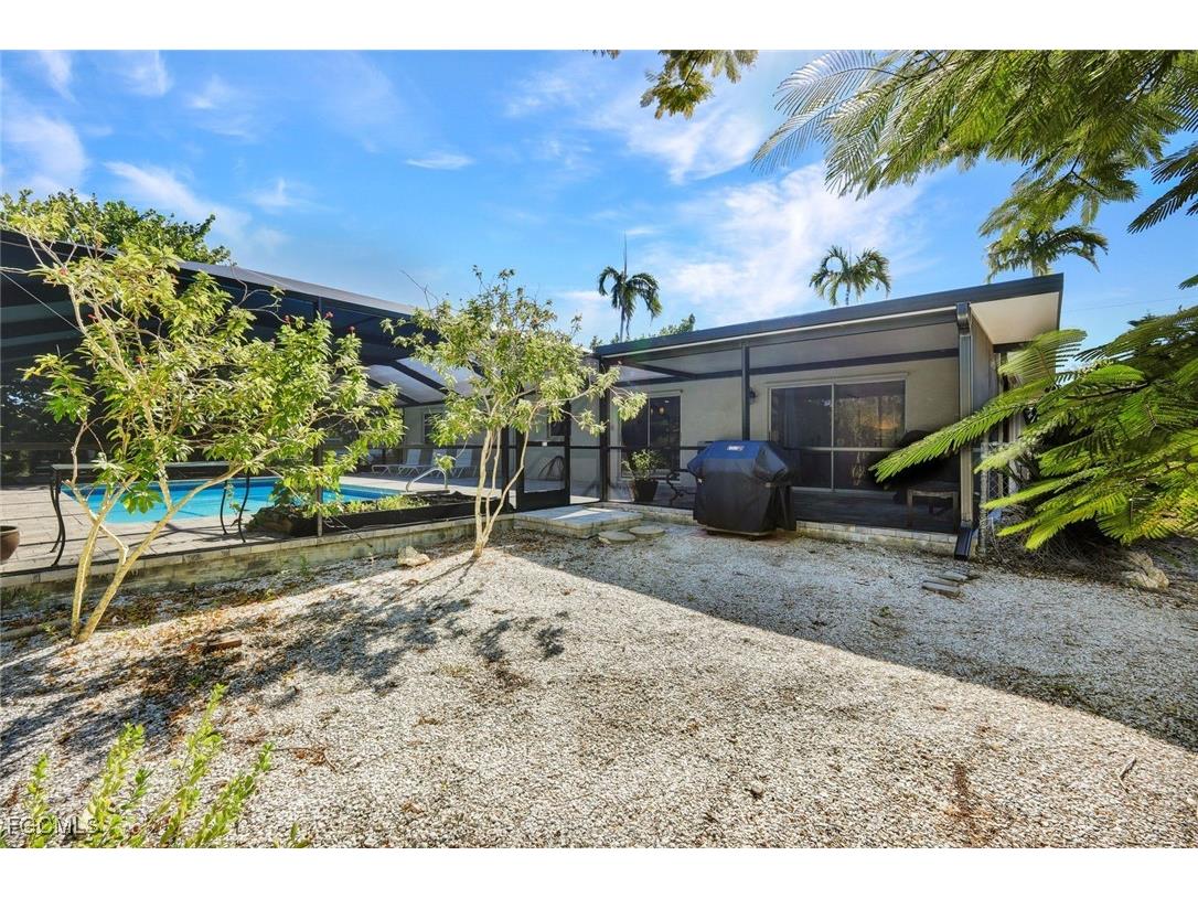 1737 Serenity Lane Sanibel FL 33957 2025021918 image25