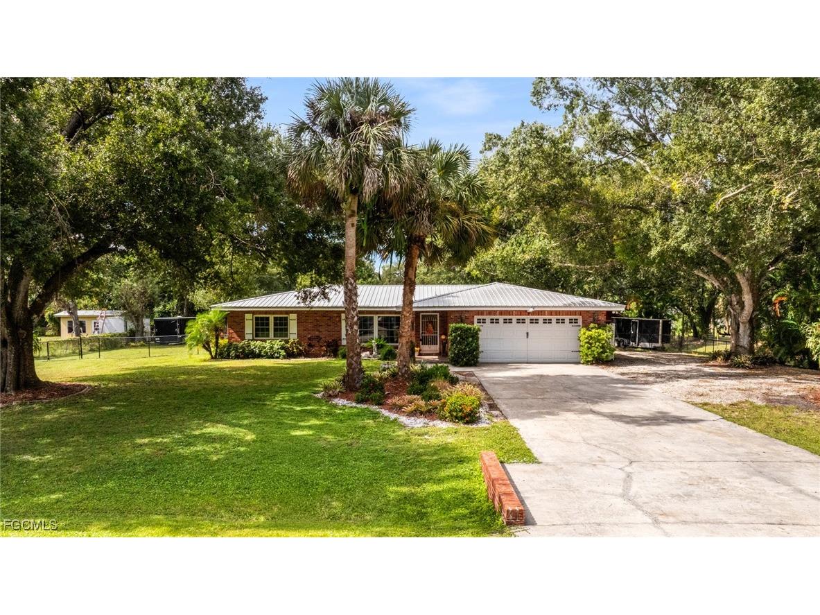 17371 Williamsburg Drive North Fort Myers FL 33917 2025016419 image1