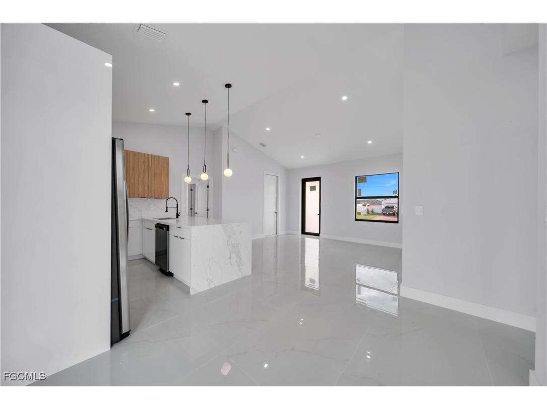 1739 NW 19th Street Cape Coral FL 33993 2025006000 image10