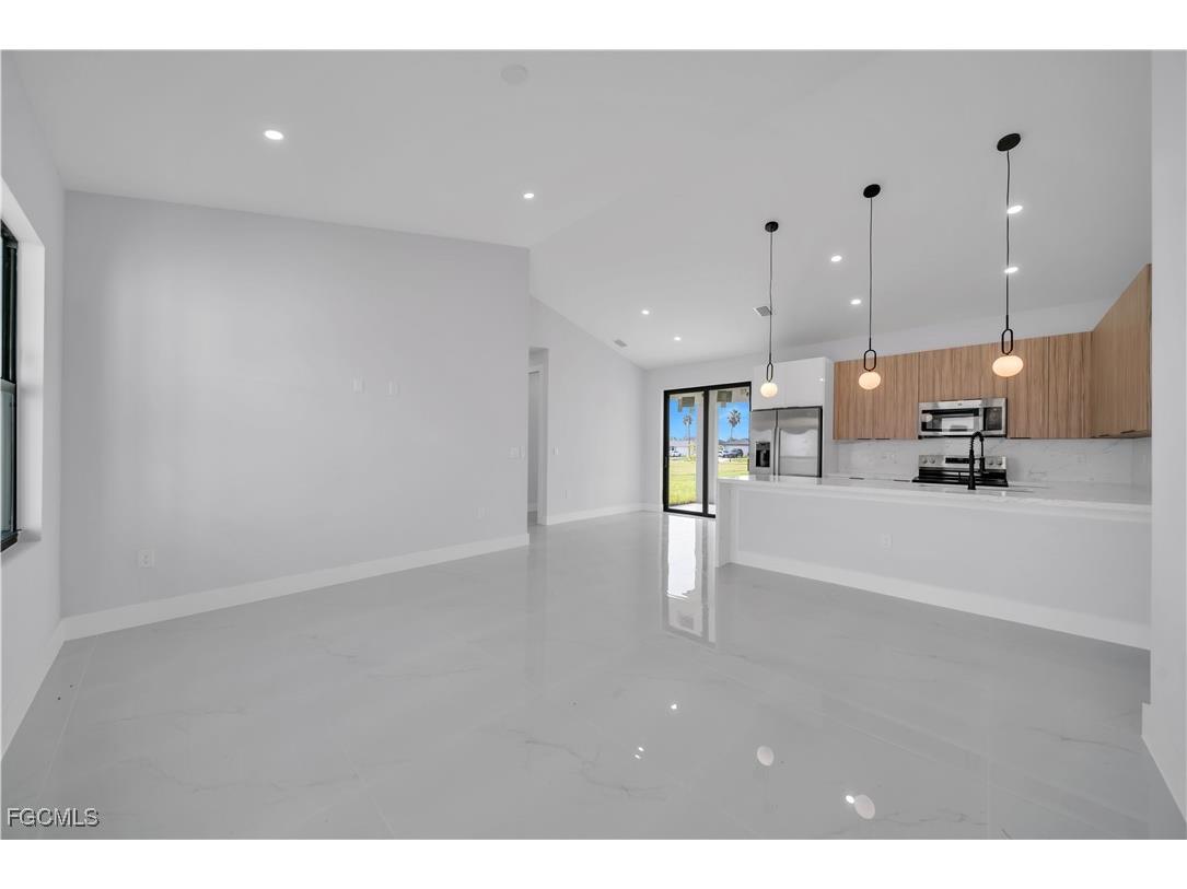 1739 NW 19th Street Cape Coral FL 33993 2025006000 image2