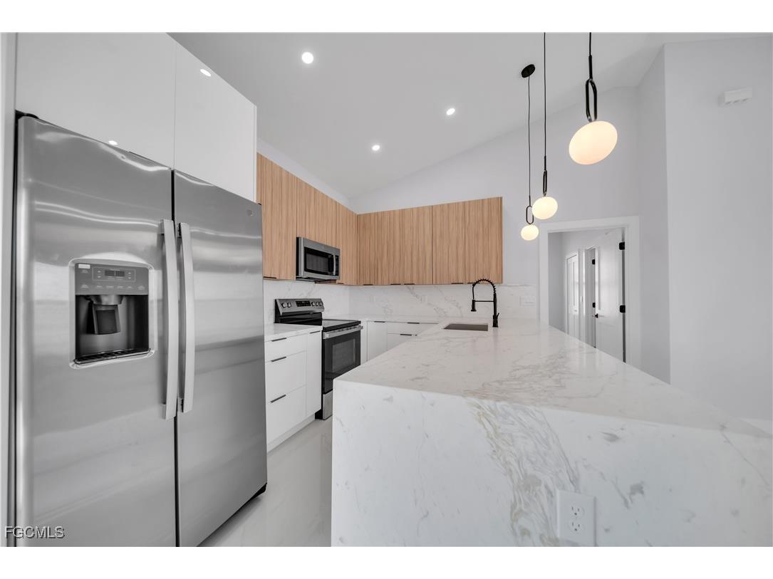 1739 NW 19th Street Cape Coral FL 33993 2025006000 image6