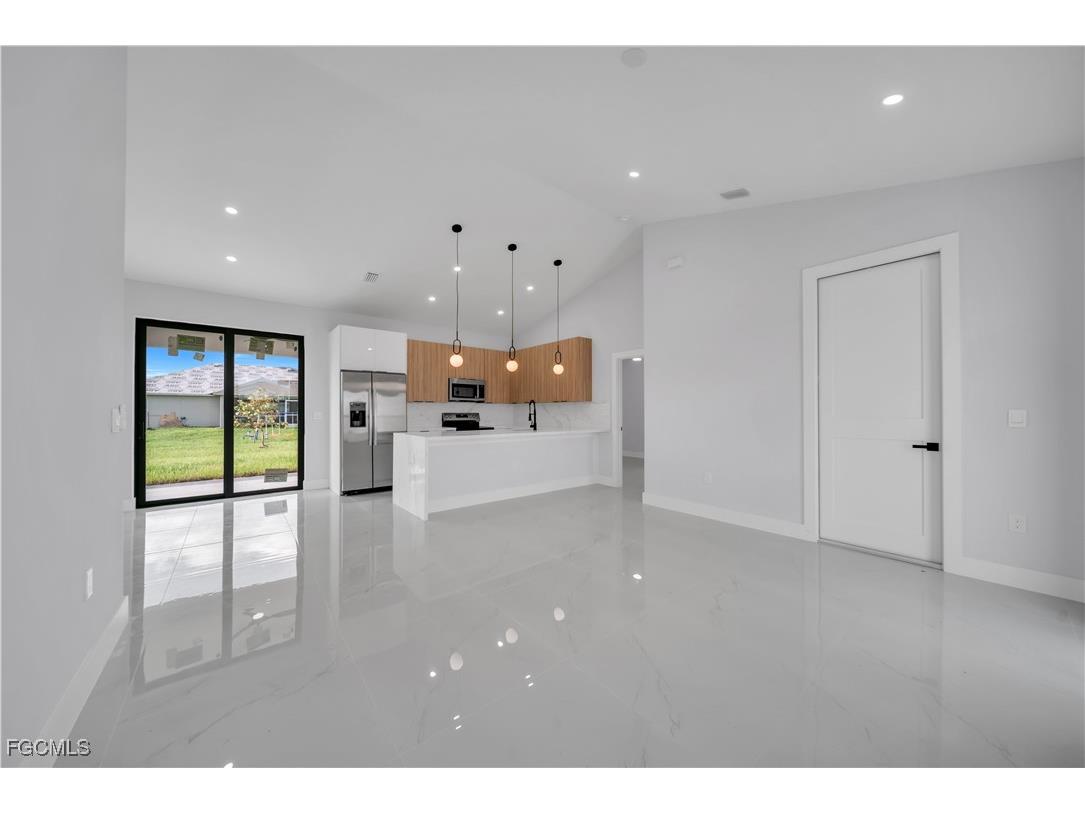 1739 NW 19th Street Cape Coral FL 33993 2025006000 image8