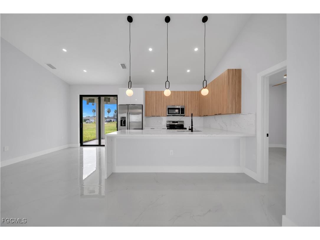 1739 NW 19th Street Cape Coral FL 33993 2025006000 image9