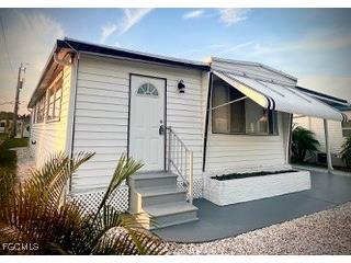 174 Overland Trail North Fort Myers FL 33917 2025018644 image2