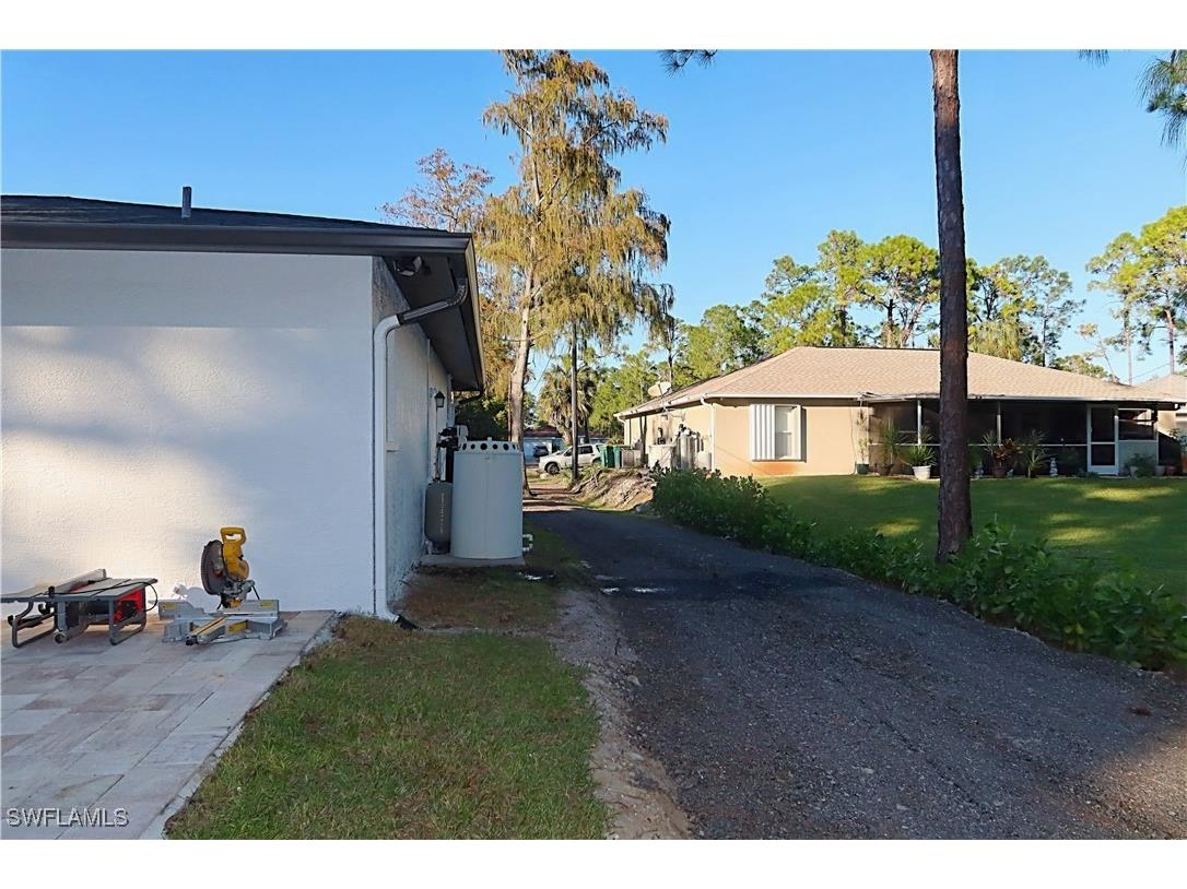 1740 20th Avenue NE Naples FL 34120 225080239 image2