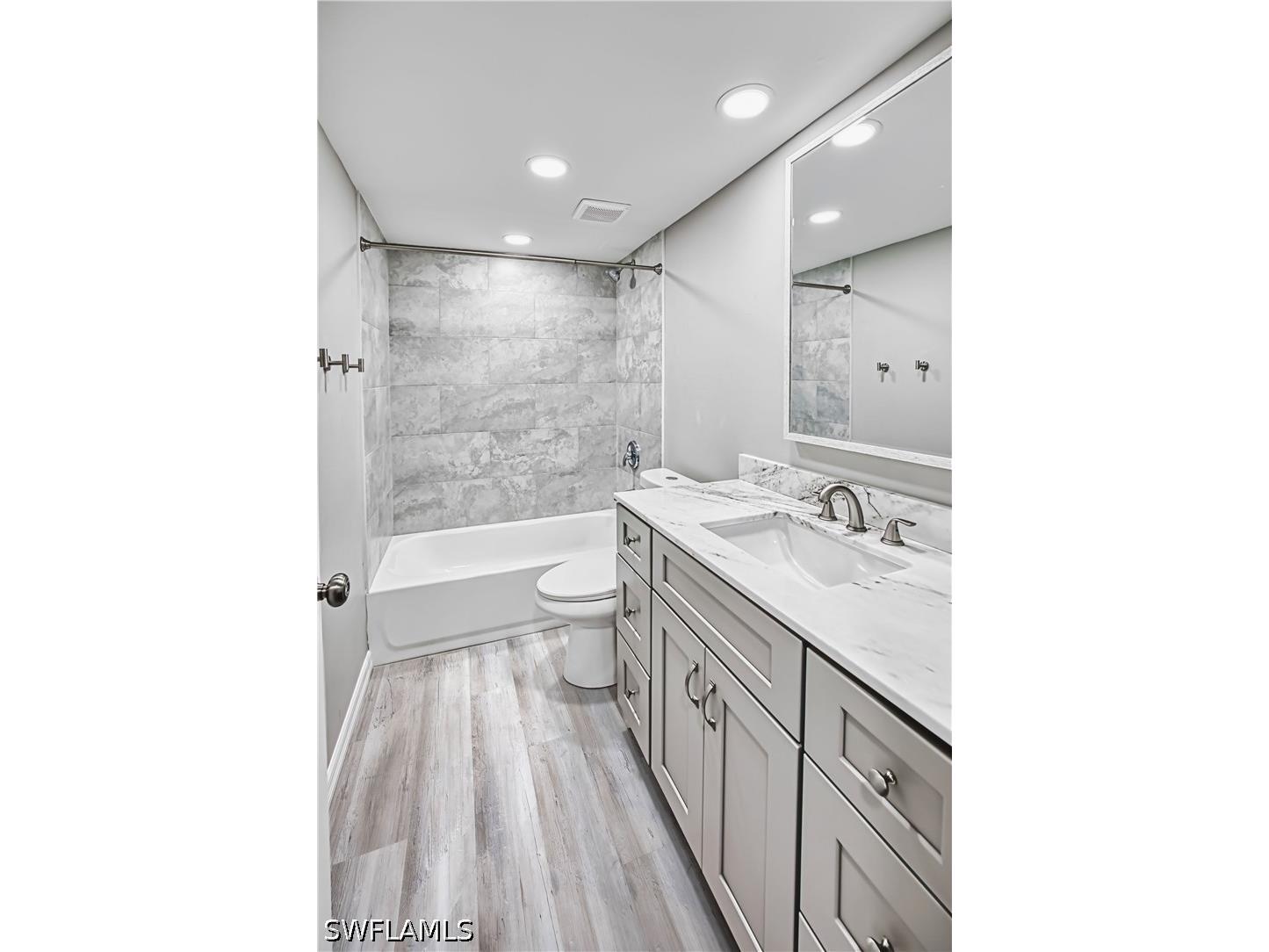 1740 Pine Valley Drive #313 Fort Myers FL 33907 226017404 image20