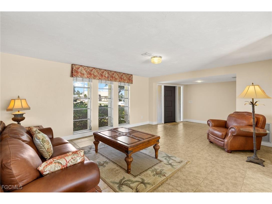1740 Savona Parkway Cape Coral FL 33904 2025012958 image4