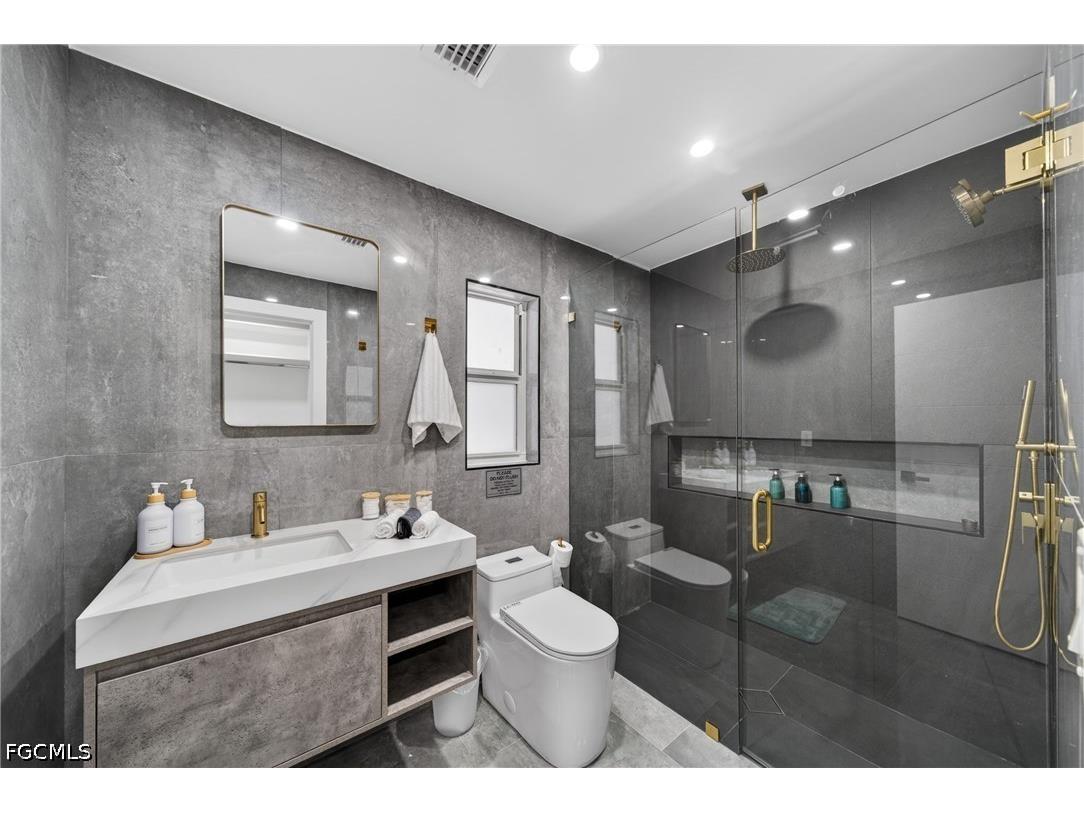 1741 SE 29th Lane Cape Coral FL 33904 2026016453 image6