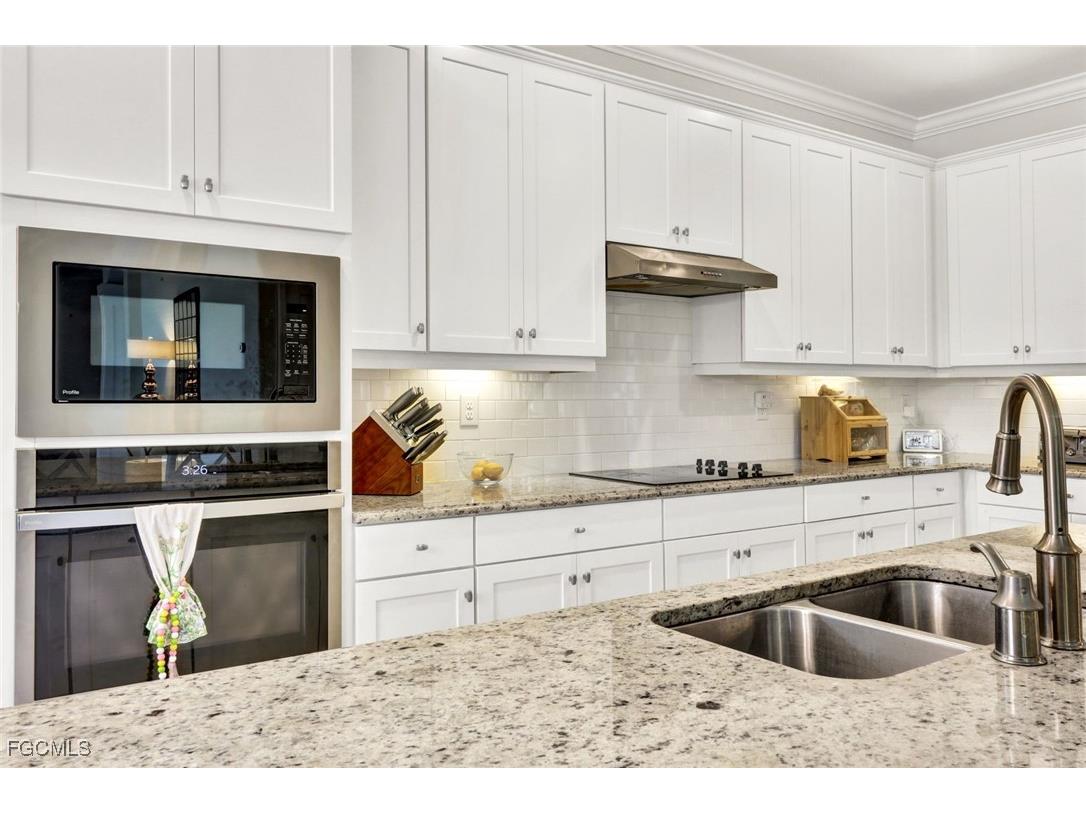 17422 Elkgrove Lane Estero FL 33928 2025024881 image10