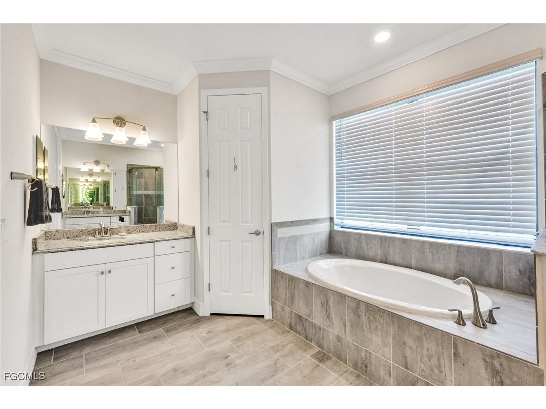 17422 Elkgrove Lane Estero FL 33928 2025024881 image23