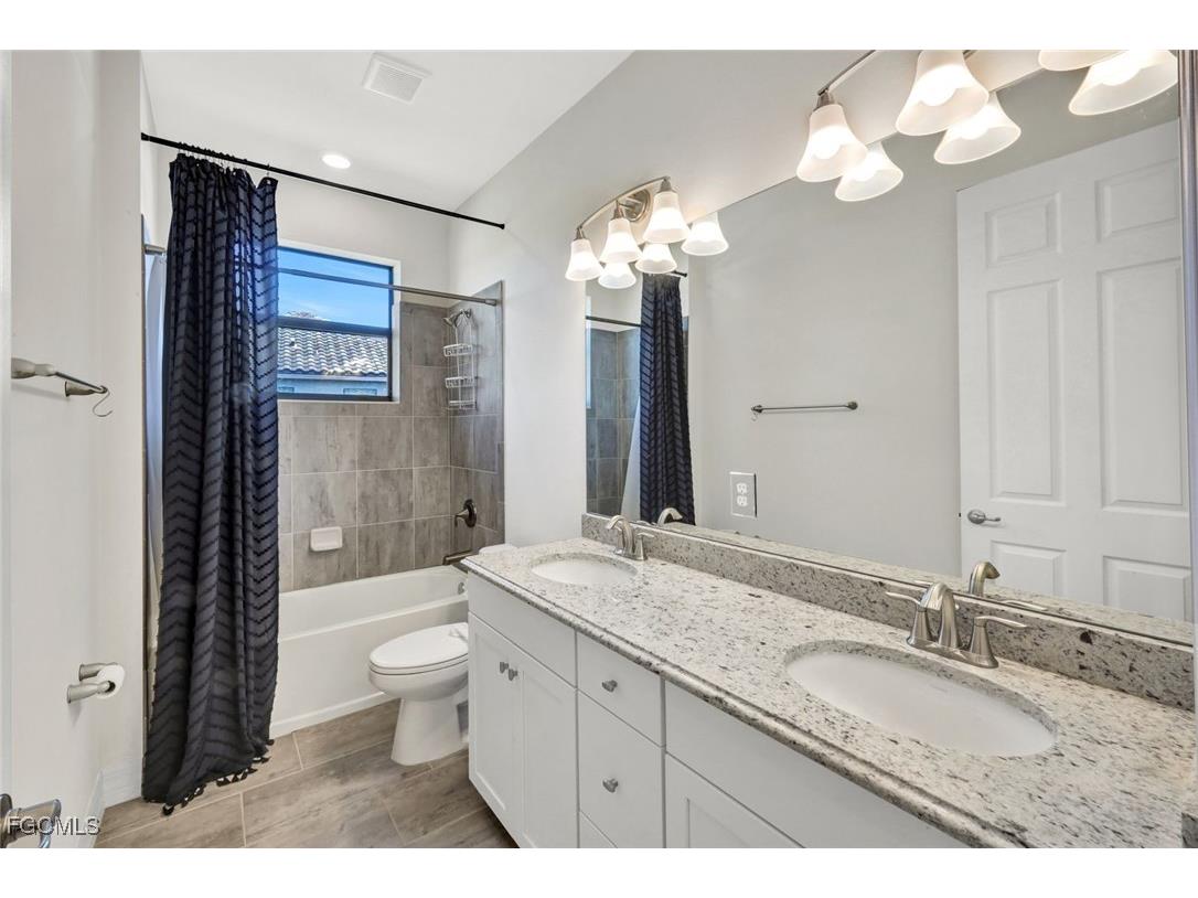 17422 Elkgrove Lane Estero FL 33928 2025024881 image25