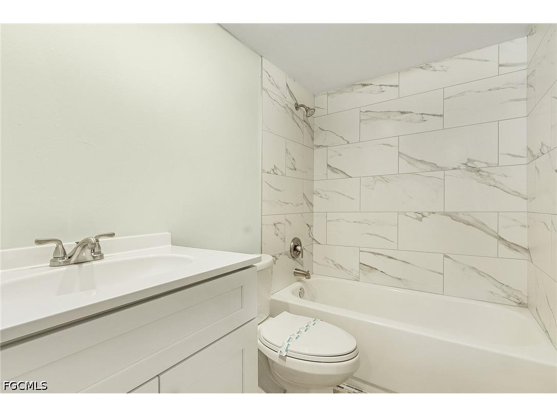 17425 Birchwood Lane #2 Fort Myers FL 33908 2026014745 image23