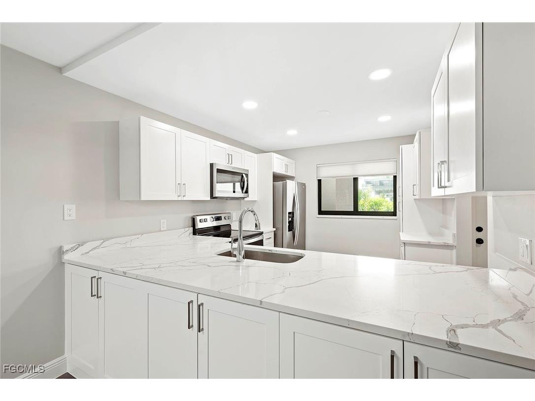 17452 Overhill Drive #B Fort Myers FL 33908 2025009776 image8