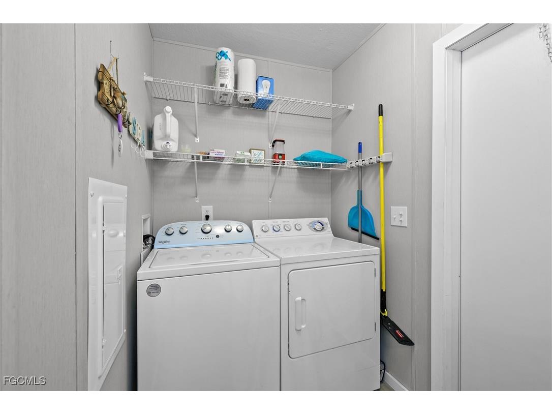 1747 Beverly Drive Naples FL 34114 2025013365 image24