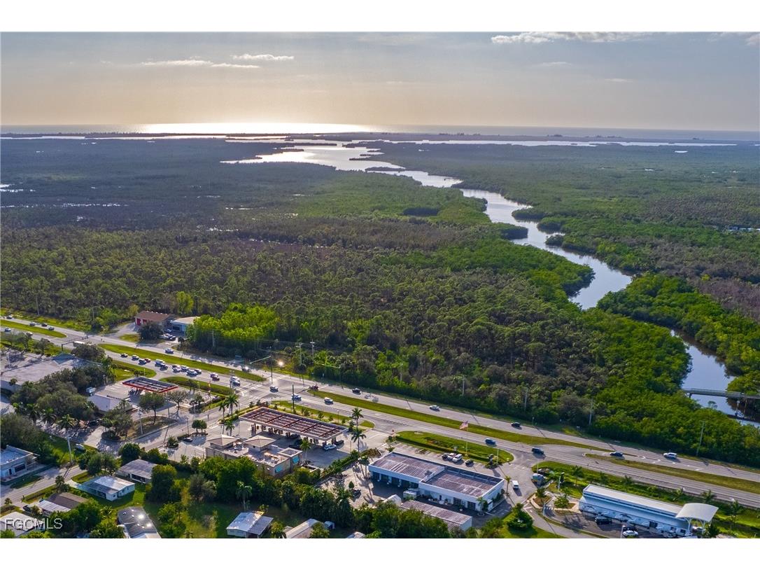 1747 Beverly Drive Naples FL 34114 2025013365 image29